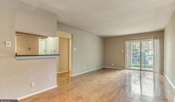3305 WYNDHAM Cir 156, Alexandria, VA 22302