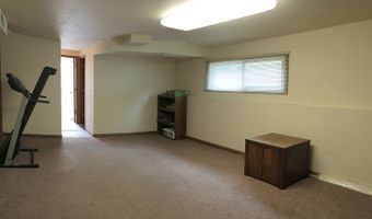 921 S Iowa Ave, Addison, IL 60101