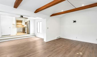 124 Minturn Pl, Bridgeport, CT 06606