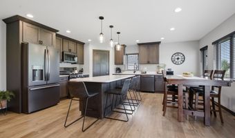 1209 Kettering Dr, Aberdeen, SD 57401