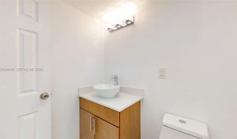 20100 W Country Club Dr 801, Aventura, FL 33180