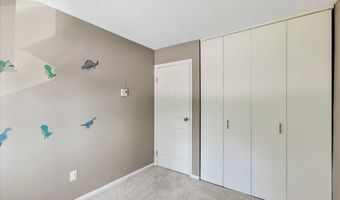 132 Point Of Woods Dr, Albany, NY 12203