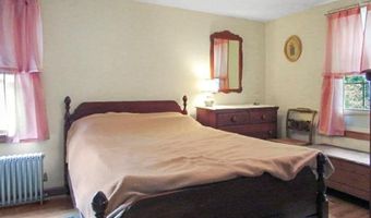 21 Hemlock Ave, Cranston, RI 02910