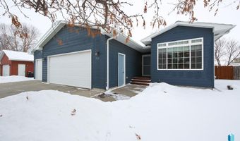 712 S 7th Ave, Brandon, SD 57005