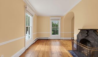 997 Washington St, Bath, ME 04530