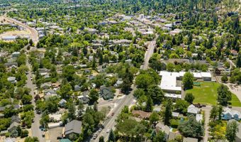 307 N Main St, Ashland, OR 97520