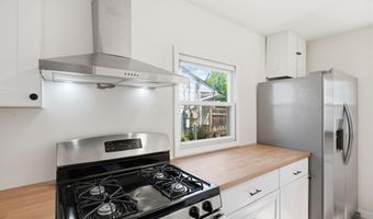 1074 S James Rd, Columbus, OH 43227