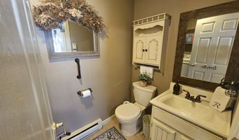 9 Stonegate Ln, Derry, NH 03038