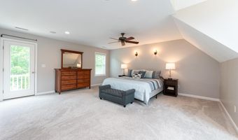 33 Hobart Hill Rd, Brookline, NH 03033