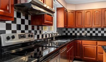 20 Adirondack Dr, East Greenwich, RI 02818