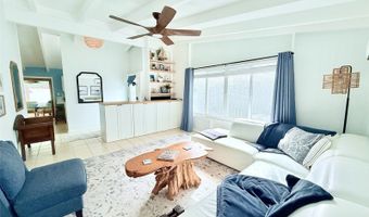 827 Kalalea St, Honolulu, HI 96825