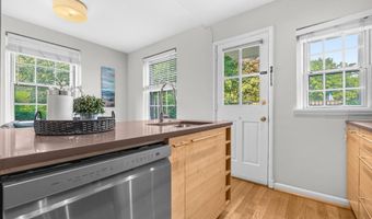 3574 S STAFFORD St, Arlington, VA 22206