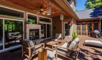 605 Oakwood Pl, Polk City, IA 50226