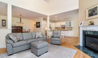 12 Sea Knoll Ct 12, Bourne, MA 02532
