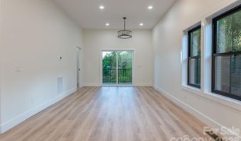 6 Dailey Dr, Asheville, NC 28801