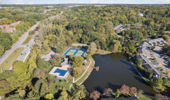 747 Peninsula Ct, Ann Arbor, MI 48105