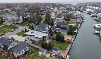 17 Central Ave, Amityville, NY 11701
