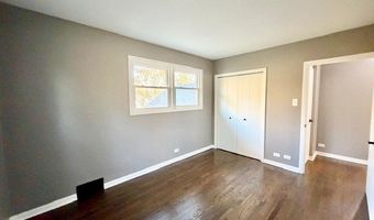 22 W070 Byron Ave, Addison, IL 60101