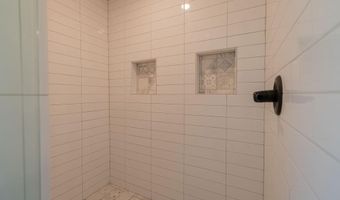 1013 Churchill Ln, Millsap, TX 76066