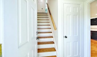 29 Melrose Ave, Barrington, RI 02806