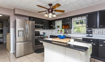 688 Saunders Hollow Rd, Barboursville, WV 25504