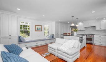 91 Allyn Ln, Barnstable, MA 02630