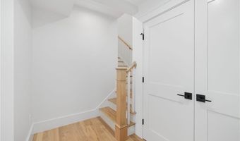 35 Anchor Way, Newport, RI 02840