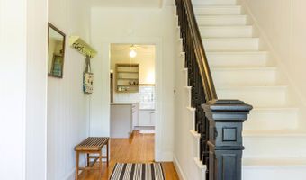 21 Elm St, Belfast, ME 04915