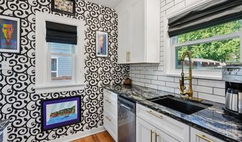 3618 SW 9th St, Des Moines, IA 50315