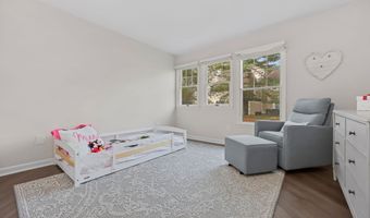 7 Silversmith Dr, Danbury, CT 06811