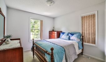 125 Stahl Rd, Amherst, NY 14068