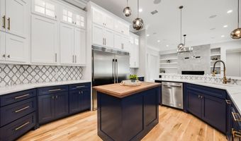 516 Lodge Hill Dr, Heath, TX 75032