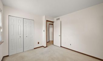 8 SIGNAL HILL Dr, Hockessin, DE 19707