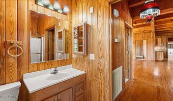 1793 Cherokee Dr, Bean Station, TN 37708