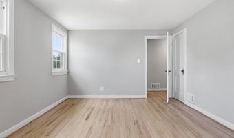 934 N LONGFELLOW St, Arlington, VA 22205