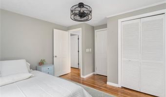 37 Charles St, Barrington, RI 02806