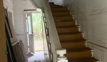 179 6th St, Apalachicola, FL 32320