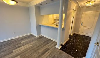 901 N MONROE St 313, Arlington, VA 22201