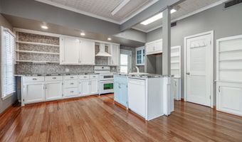 2401 Forrest Park Dr, Arkadelphia, AR 71923