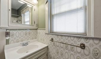 916 Audubon Pkwy, Audubon Park, KY 40213
