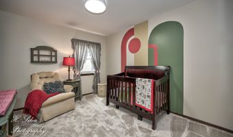 1402 Winaki Trl, Algonquin, IL 60102