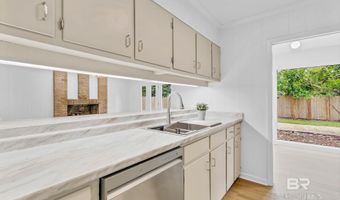 18 Rollins Pl, Atmore, AL 36502