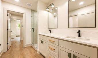 17 Nairn Ln, Bella Vista, AR 72715