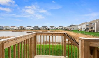 1014 Dr. John Burkey, Algonquin, IL 60102