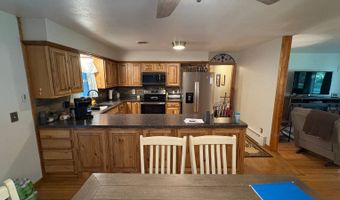 1105 Benton St, Albany, MO 64402