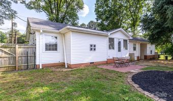 80 Pine St, Badin, NC 28009