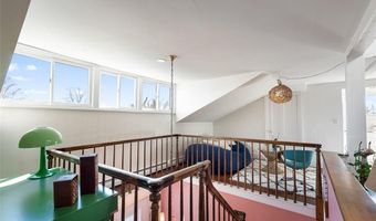 12 Mt. Vernon St 5, Newport, RI 02840