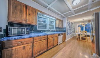 113 S Country Club Rd, Arkansas City, KS 67005