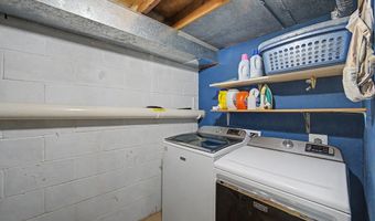 302 Village Cir, Altoona, IA 50009