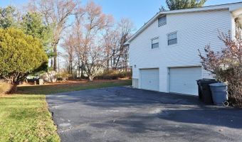 12 Van Gogh Ln, Airmont, NY 10901